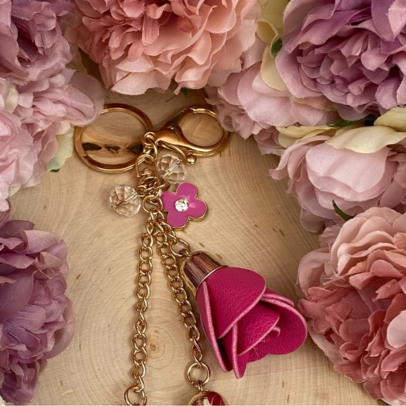 Multicolor Triple Rose Charm with Beads Keychain - Picture 10 of 12